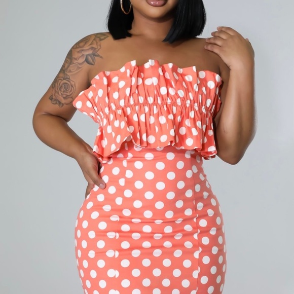 Dresses & Skirts - Women’s coral polka dot dress